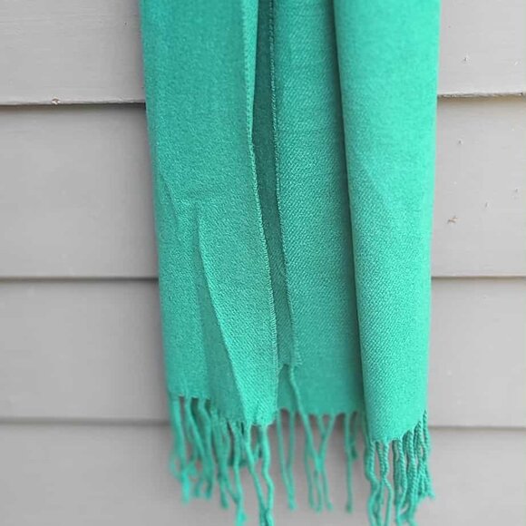 Cashmere Green Scarf 100% Scottish Cashmere NEW! - Picture 2 of 9